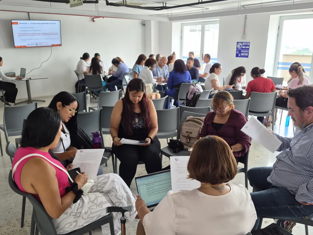 Foto 7 de Taller con tutores del Programa Todos a Aprender · Aprendizajes, visión 2036 y cambios necesarios
