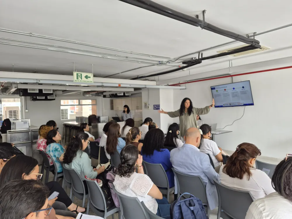 Foto 1 de Taller con tutores del Programa Todos a Aprender · Aprendizajes, visión 2036 y cambios necesarios