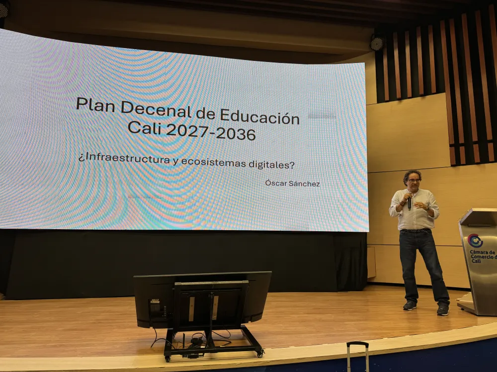 Foto 3 de Tercera Mesa de Expertos · Transformaciones tecnológicas e IA en la educación