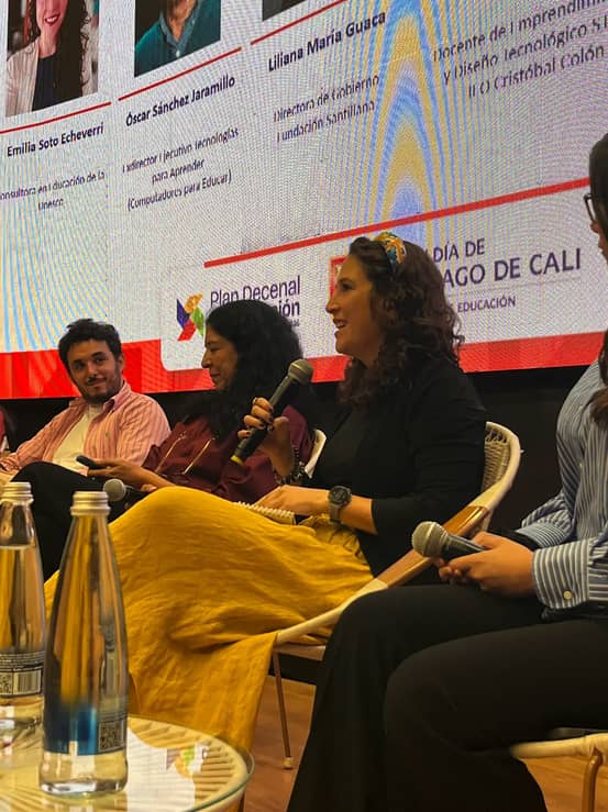 Foto 2 de Tercera Mesa de Expertos · Transformaciones tecnológicas e IA en la educación