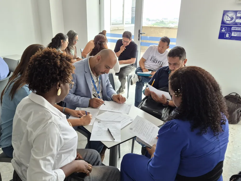 Foto 3 de Taller con tutores del Programa Todos a Aprender · Aprendizajes, visión 2036 y cambios necesarios
